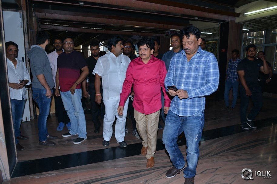 Vangaveeti-Team-at-Devi-Theater